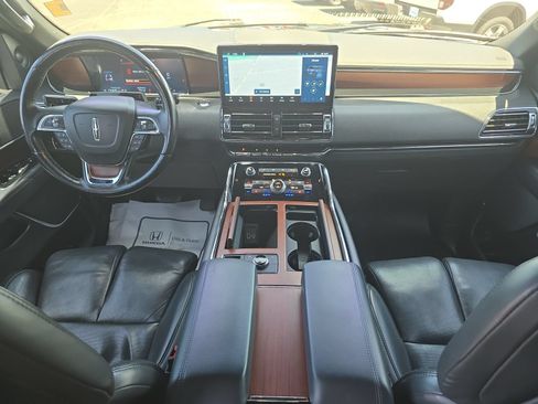 Used 2022 Lincoln Navigator Reserve AWD/4WD image 9