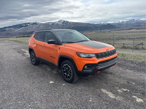 New 2026 Jeep Compass Trailhawk image 18