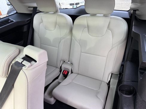 Used 2016 Volvo XC90 T6 Momentum w/ Momentum Plus Package image 34