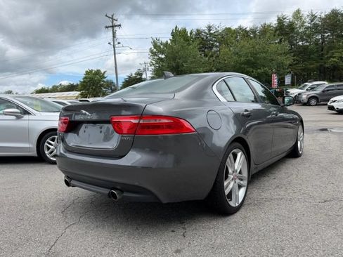 Used 2018 Jaguar XE Premium RWD image 5