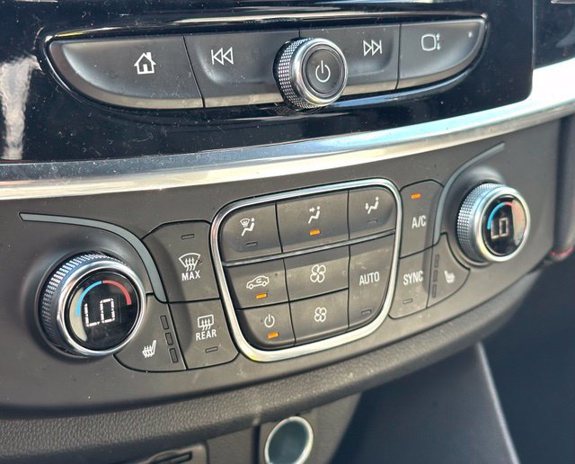 Used 2023 Chevrolet Traverse RS FWD image 24