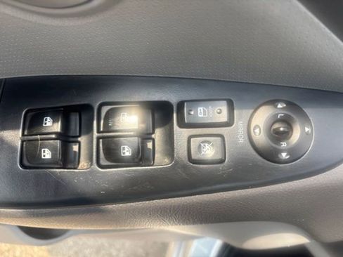 Used 2009 Hyundai Elantra GLS image 12