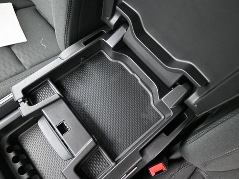 New 2026 RAM 1500 4x4 Crew Cab image 33