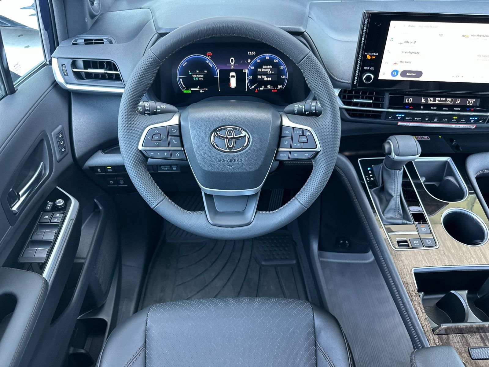 Used 2026 Toyota Sienna Limited FWD image 15