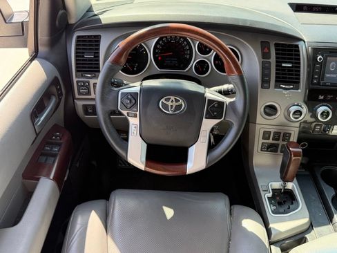 Used 2017 Toyota Sequoia Platinum AWD/4WD image 16