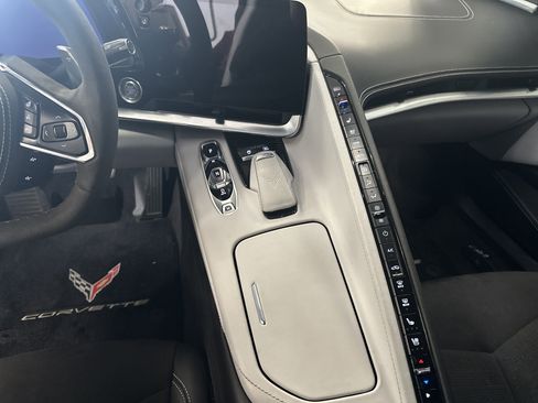 Used 2023 Chevrolet Corvette Stingray w/ Z51 Performance Package image 11