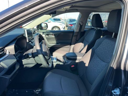 Used 2025 Toyota RAV4 XLE image 37