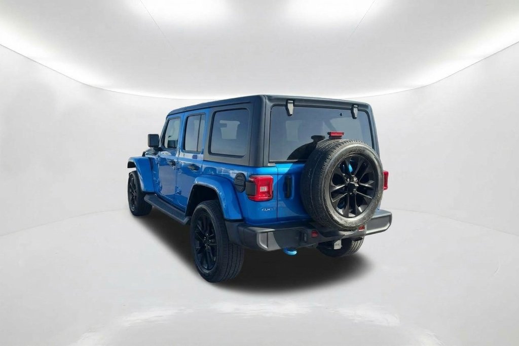 Used 2023 Jeep Wrangler Unlimited Sahara AWD/4WD image 8