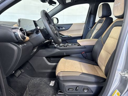 New 2026 Chevrolet Equinox ACTIV w/ Convenience Package III image 13