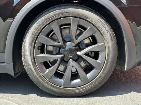 Used 2023 Tesla Model X AWD/4WD image 9