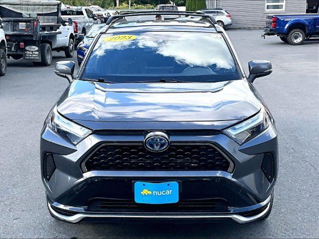 Used 2023 Toyota RAV4 SE AWD/4WD image 2