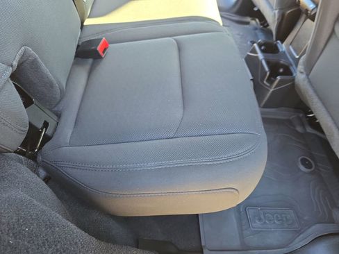 Used 2023 Jeep Wrangler Willys image 15