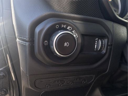 Used 2024 Jeep Wrangler Unlimited Rubicon image 12