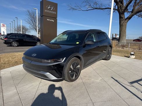 Used 2025 Hyundai Ioniq 5 SEL image 2