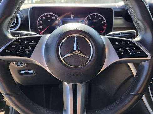 Used 2024 Mercedes-Benz GLC 300 4MATIC image 7