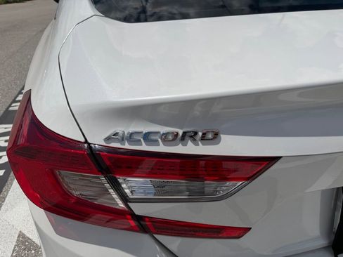 Used 2021 Honda Accord Touring image 8