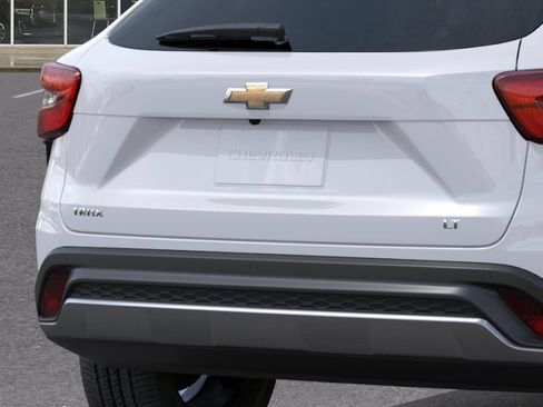New 2026 Chevrolet Trax LT w/ Driver Confidence Package FWD image 14