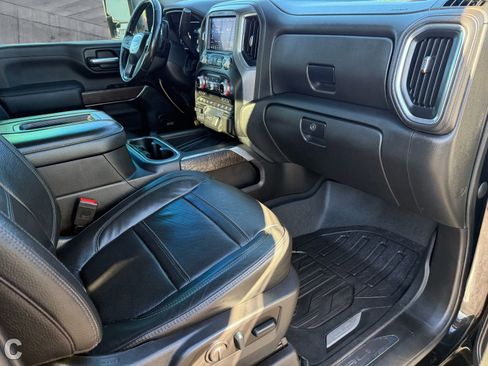 Used 2022 GMC Sierra 3500 Denali w/ Denali Ultimate Package image 9