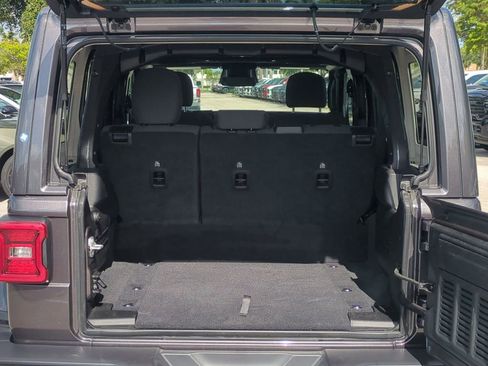 Used 2025 Jeep Wrangler Unlimited Sahara AWD/4WD image 14