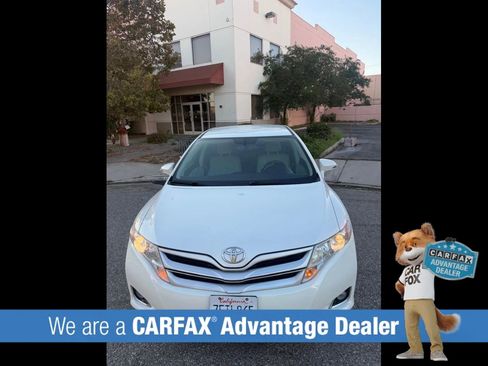 Used 2014 Toyota Venza LE FWD image 4