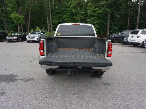 Used 2006 Chevrolet Silverado 1500 LT w/ Onstar Plus Package RWD image 13
