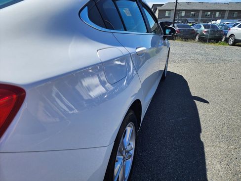 Used 2017 Chevrolet Cruze LT FWD image 32