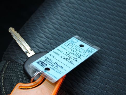 Used 2019 Toyota Corolla LE image 28