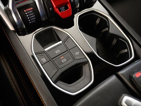 Used 2019 Lamborghini Urus image 43