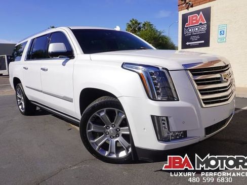 Used 2020 Cadillac Escalade ESV Platinum image 57