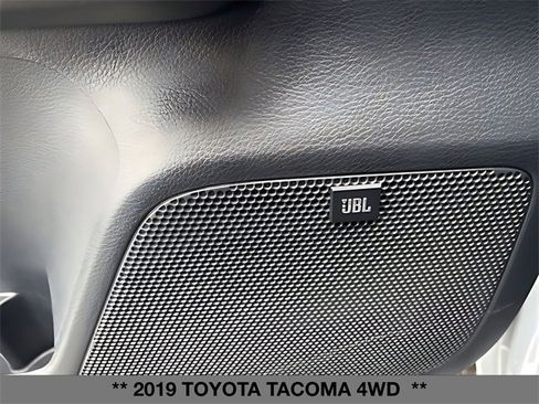 Used 2019 Toyota Tacoma TRD Off-Road image 14