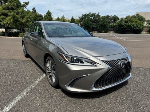 Used 2019 Lexus ES 350 w/ Premium Package FWD image 6