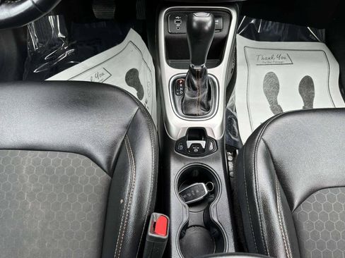 Used 2019 Jeep Compass Latitude w/ Cold Weather Group FWD image 20