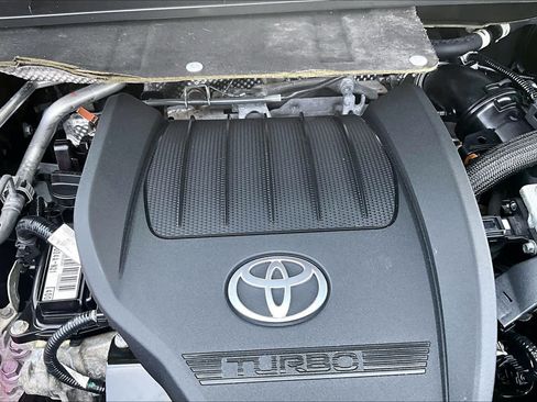 Used 2023 Toyota Highlander XLE AWD/4WD image 33