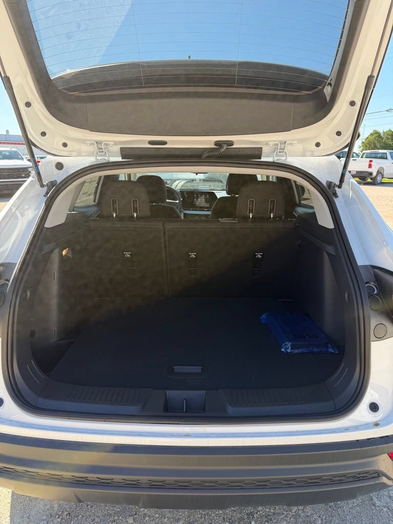New 2026 Chevrolet Trax LS w/ LS Convenience Package FWD image 14