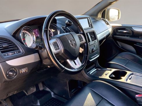 Used 2020 Dodge Grand Caravan GT image 13