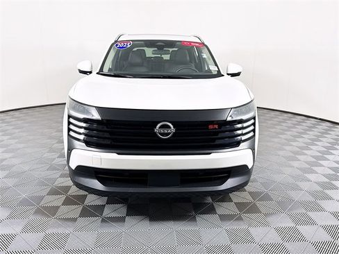 Certified 2025 Nissan Kicks SR w/ SR Premium Package image 2