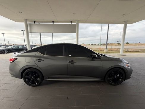 Used 2023 Nissan Sentra SR w/ Midnight Edition Package image 4