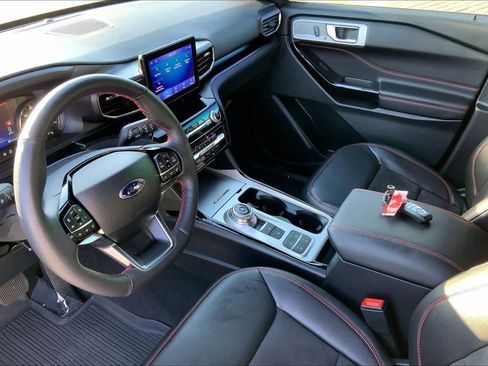 Used 2024 Ford Explorer ST-Line w/ Class IV Trailer Tow Package image 15