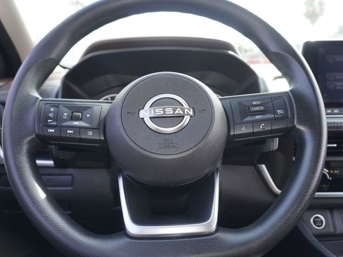 Used 2023 Nissan Rogue S FWD image 20