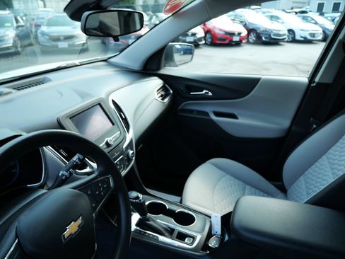 Used 2020 Chevrolet Equinox LS w/ LS Convenience Package AWD/4WD image 13