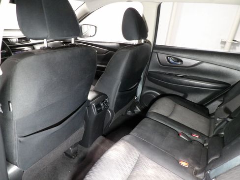 Used 2019 Nissan Rogue SV w/ Premium Package AWD/4WD image 11