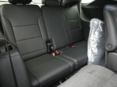 New 2026 Chevrolet Traverse Z71 w/ Enhanced Driving Package AWD/4WD image 37