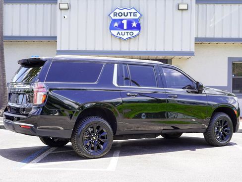 Used 2021 Chevrolet Suburban LT AWD/4WD image 6