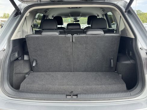 Used 2024 Volkswagen Tiguan SE image 6