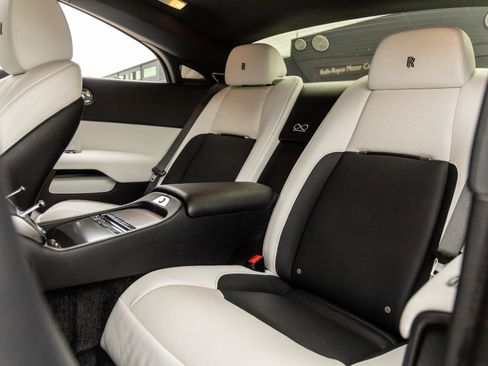 Used 2018 Rolls-Royce Wraith RWD image 44