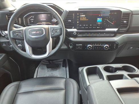 Used 2025 GMC Sierra 1500 SLT AWD/4WD image 10