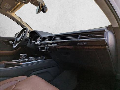 Used 2018 Audi Q7 3.0T Prestige image 22