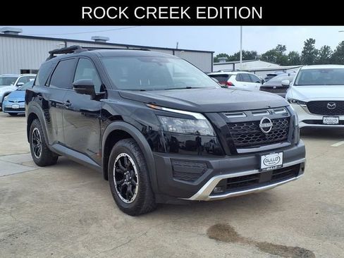 Used 2024 Nissan Pathfinder Rock Creek AWD/4WD image 3