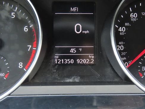 Used 2016 Volkswagen Jetta Sport w/ Lighting Package image 23