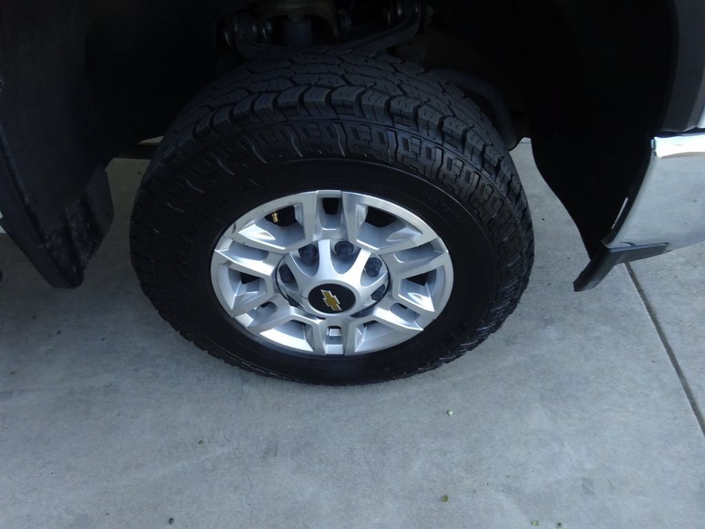 Certified 2023 Chevrolet Silverado 2500 LT AWD/4WD image 10